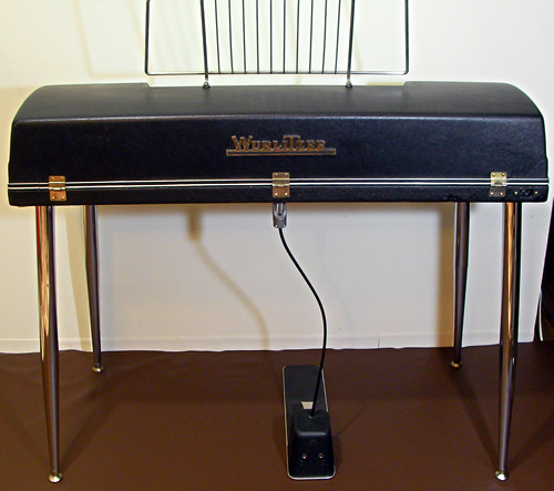 Wurlitzer 200A photo session_e0045459_22474074.jpg
