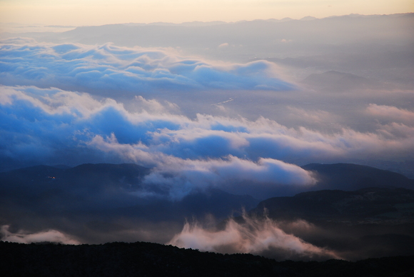 秋間近の吾妻山へ_e0208965_19522526.jpg