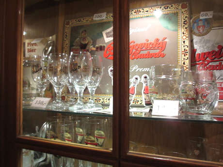Brasserie à Prague, U MEDVIDKU - チェコのバドワイザー@ウ・メドヴィードクー_a0231632_1445588.jpg