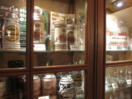 Brasserie à Prague, U MEDVIDKU - チェコのバドワイザー@ウ・メドヴィードクー_a0231632_1463180.jpg