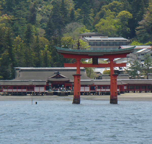 宮島　海上から厳島神社を望む_b0302344_2352995.jpg