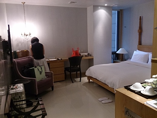 カンナム HOTEL GRAMMOS_b0060363_11503278.jpg
