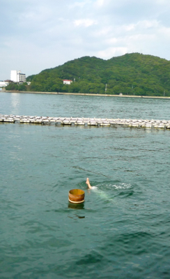 海女さんの磯笛_f0231393_2328368.jpg