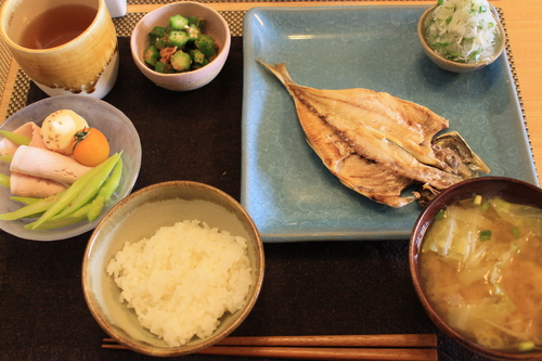 ある日の朝食　アジの開き定食～_b0238161_14165244.jpg