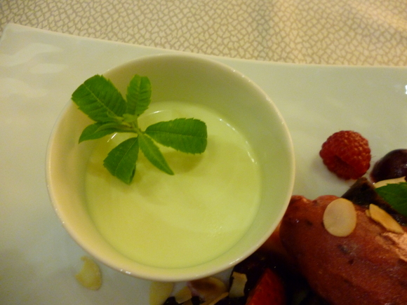 2013,07 フランス、イタリアツアー 22、「Restaurant TOMO 」 LYON (FR)_a0207973_1871020.jpg