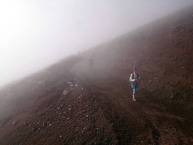 富士山山頂～下山_d0156797_22501059.jpg