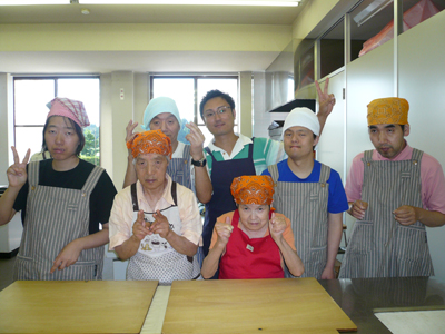 施設間交流でパン作り!_a0154110_16491765.jpg