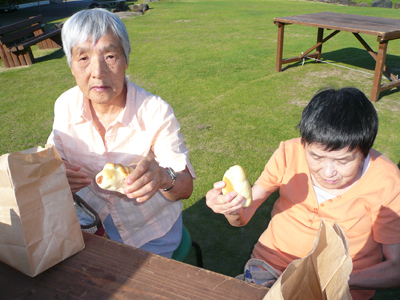 施設間交流でパン作り!_a0154110_16492819.jpg