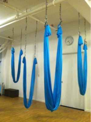 AntiGravity Yoga〜アンチグラビティーヨガ　初体験_f0063659_1334325.jpg