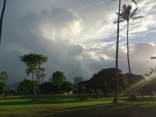 アラモアナ公園で虹を見られました_c0100865_11395811.jpg