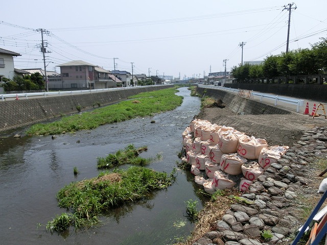 小潤井川の浚渫工事で感じる川が運ぶ大量の土砂_f0141310_7334520.jpg