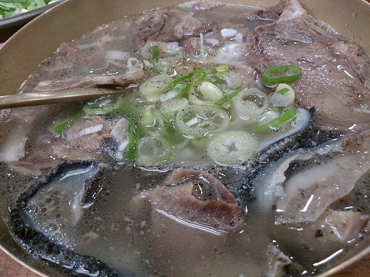 ソウル 老舗のコムタン 河東館(ハドングァン) _b0060363_2245999.jpg