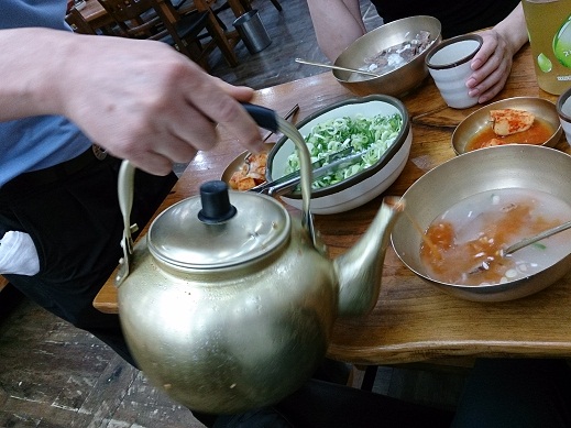 ソウル 老舗のコムタン 河東館(ハドングァン) _b0060363_2249267.jpg