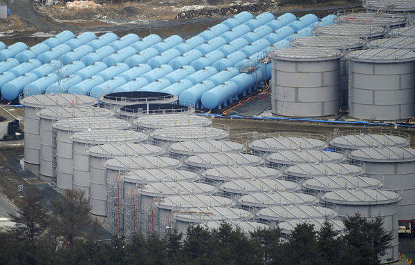 福島原発「漏水事故」再び：拡大する「放射能汚染」—‘Le nouvel Obs’  _f0166919_834143.jpg