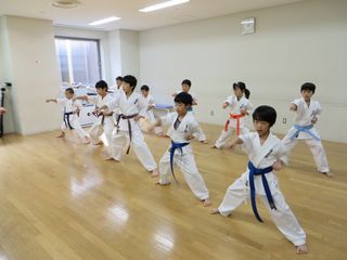 土曜日空手 新しい仲間です!_c0118332_2340149.jpg