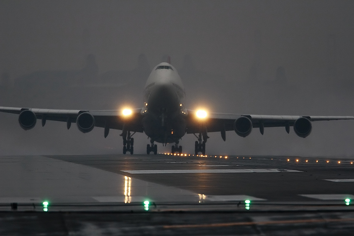 雨の中の横風離陸_a0278951_1902814.jpg