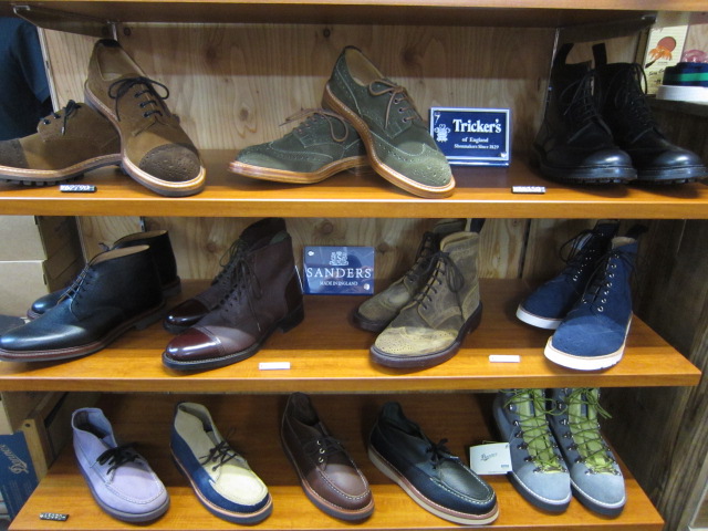 今秋の第1弾 ・・・ Tricker\'s TWO TONE Country BROGUE Hi (当店別注)!★!_d0152280_1352747.jpg