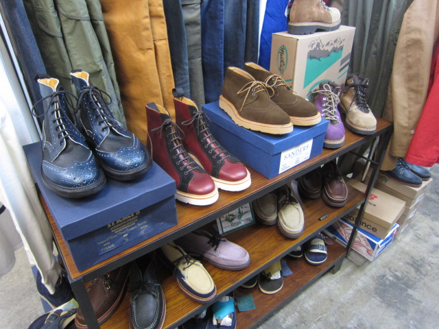 今秋の第1弾 ・・・ Tricker\'s TWO TONE Country BROGUE Hi (当店別注)!★!_d0152280_1354582.jpg