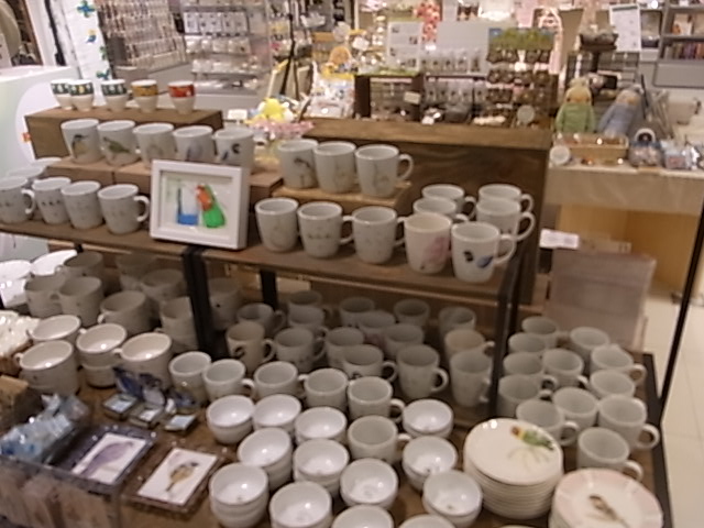インコと鳥の雑貨展東急ハンズ梅田店で開催中です_d0322493_0204139.jpg