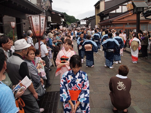 【　おわら風の盆　】　　町流し　　『諏訪町の町内流し』_e0039703_14552017.jpg