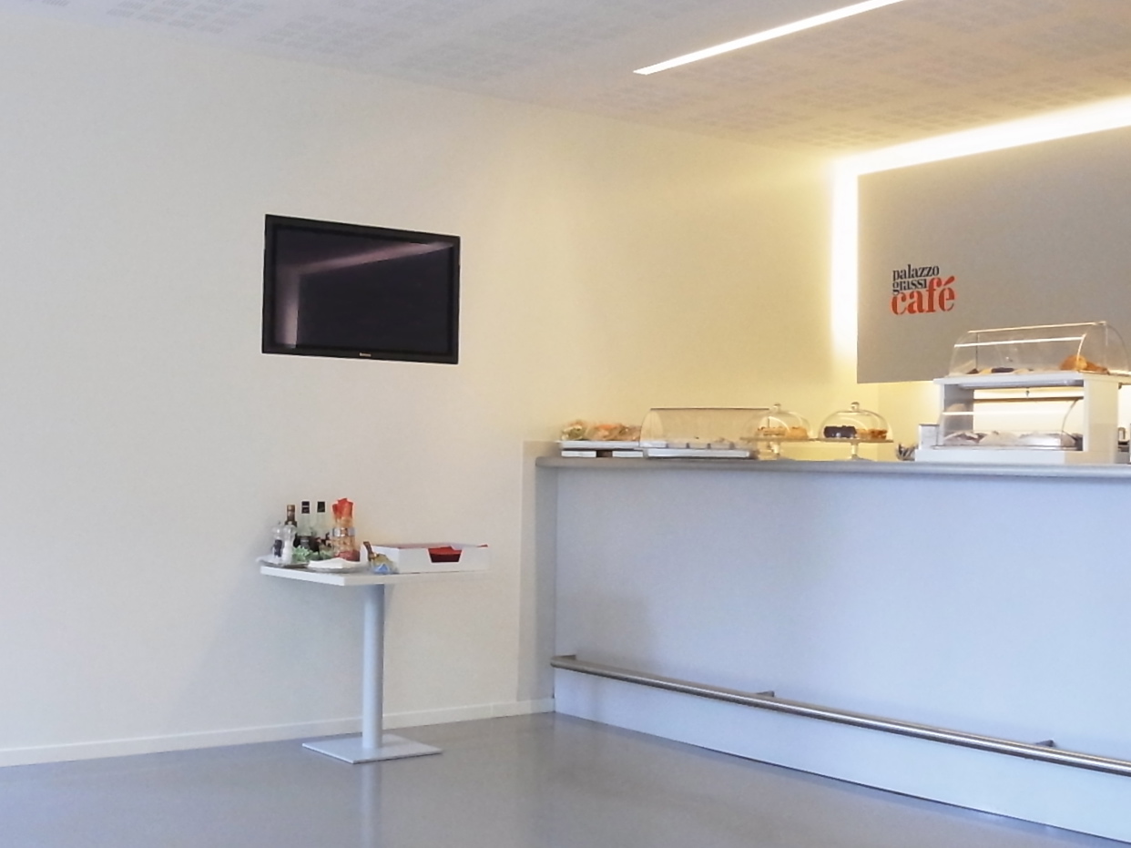 Palazzo Grassi Café - パラッツォ・グラッシ・カフェ_a0231632_19184611.jpg