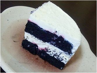 黒いチーズケーキ。_b0067302_11543252.jpg