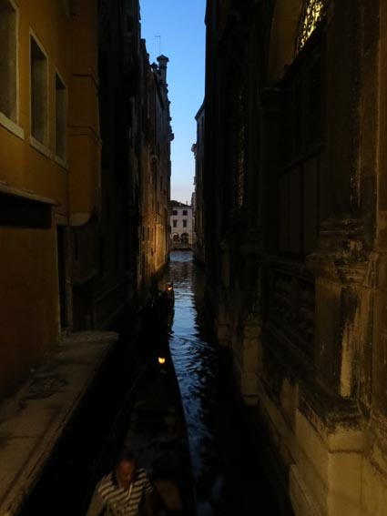 ■イタリアの光と影──ローマ・フィレンツェ・ヴェネチア・ミラノ1週間の旅_d0190217_2305968.jpg