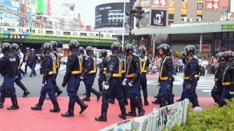 差別撤廃 東京大行進 2000人以上が参加　新宿～新大久保をデモ_c0024539_6585561.jpg