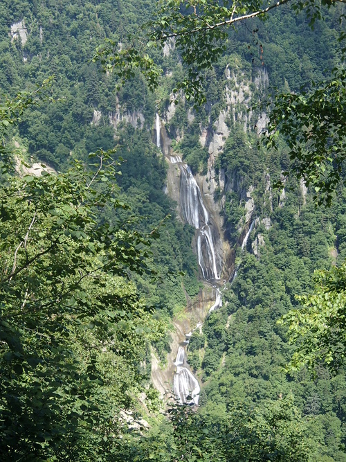 旭岳～白雲岳～忠別岳～トムラウシ～化雲岳縦走2013(羽衣の滝）_f0130376_12474446.jpg