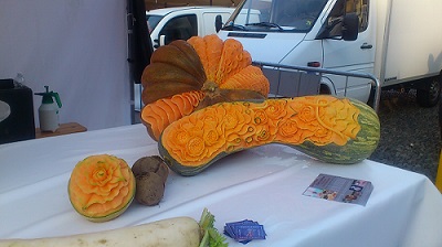 DECORAZIONI CON FRUTTA E VERDURA _e0170101_1245539.jpg