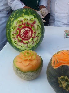 DECORAZIONI CON FRUTTA E VERDURA _e0170101_1252093.jpg