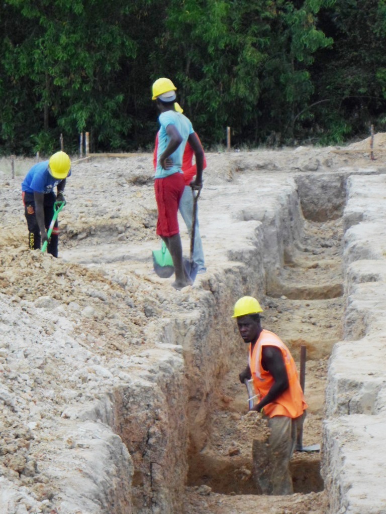 The construction of Pemba Budokan -5-　～ペンバ武道館建設の様子_a0088841_1555093.jpg