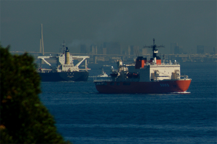 20130928 砕氷艦「しらせ」さん高知15年ぶりの寄港_e0150566_0441873.jpg