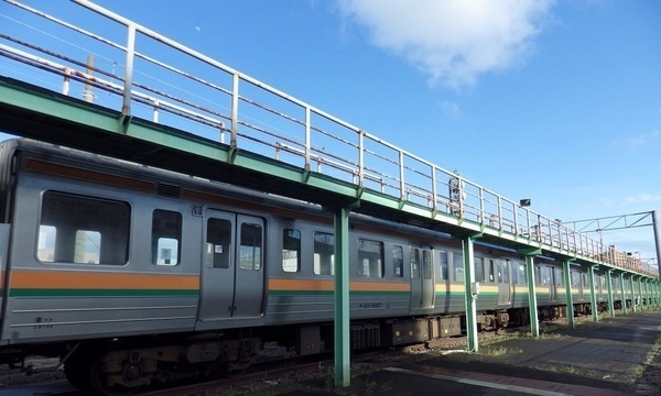 福島駅構内の「待ち電車」_b0301101_1351395.jpg