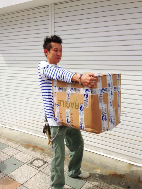 イタリアから船便が入荷!_f0226051_11522416.jpg