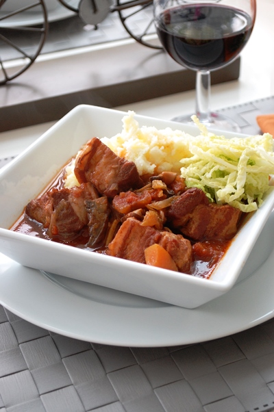 豚バラ肉のトマトワイン煮 エリオットゆかりの美味しい食卓 おしゃれな簡単料理