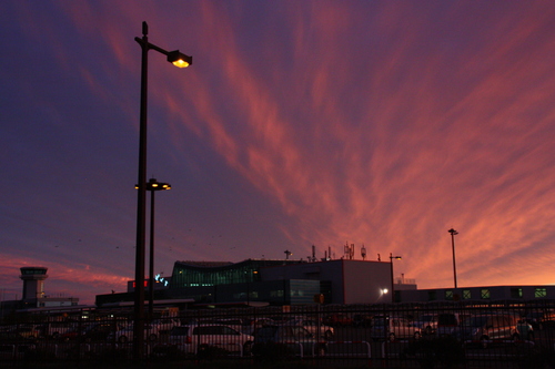 あやしい雲がすごい夕焼けを演出しました。 9月26日_f0113639_2020969.jpg
