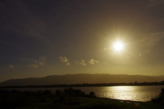 昨日の夕景・木曽川　；ご近所_d0186245_14411131.jpg