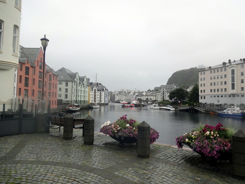 ノルウェー・・・アールサンド（オーレスン）Alesund_e0129400_1846335.jpg