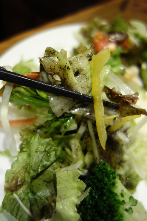 あけびの実 お茶の水/ブッフェ バイキング 自然食～三ノ輪からぶらぶら 健康風味その14_a0287336_22371224.jpg