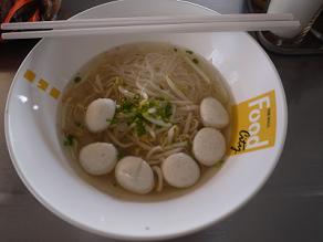 ヤワラートでドンブリマークを見つけてクウィティオルークチンを食べてみる_c0030645_2314389.jpg