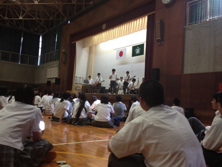 龍の学園祭_a0031350_1322754.jpg