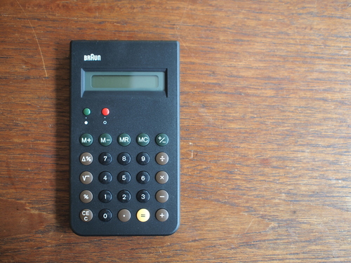 BRAUNの電卓 _e0243765_13461349.jpg