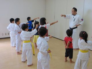 日曜空手 新琴似教室 体験、入会!_c0118332_14505749.jpg