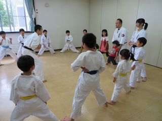 日曜空手 新琴似教室 体験、入会!_c0118332_14511489.jpg