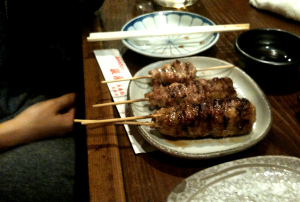 町内の焼き鳥屋で_b0302344_1464967.jpg