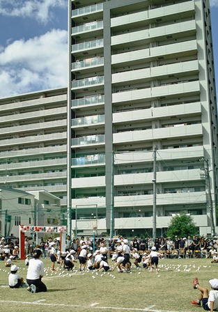 山の彼方の空遠く・・・ブロ友と運動会_d0005250_1884522.jpg