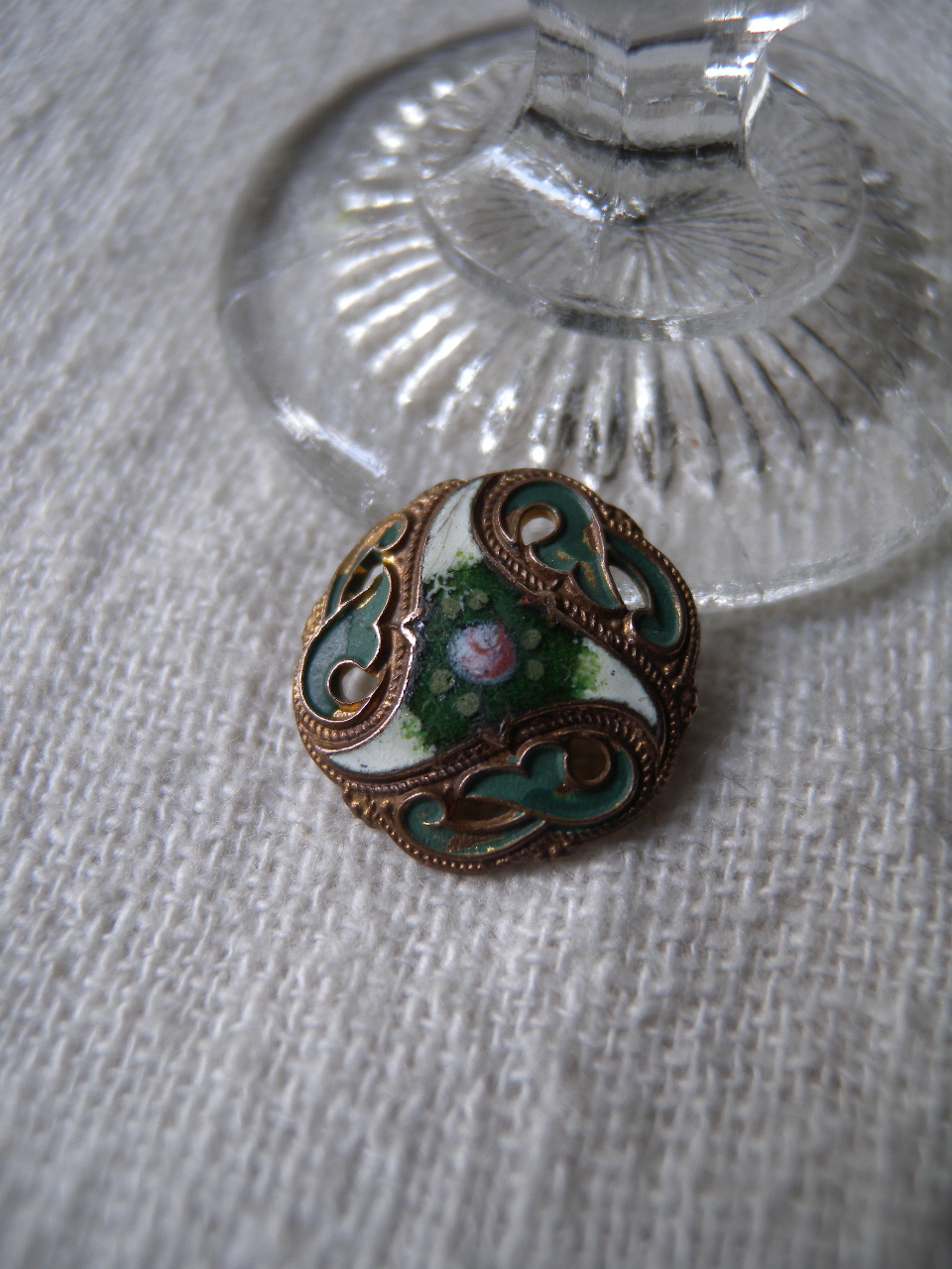 エマイユのボタン mini : 満月アンティーク