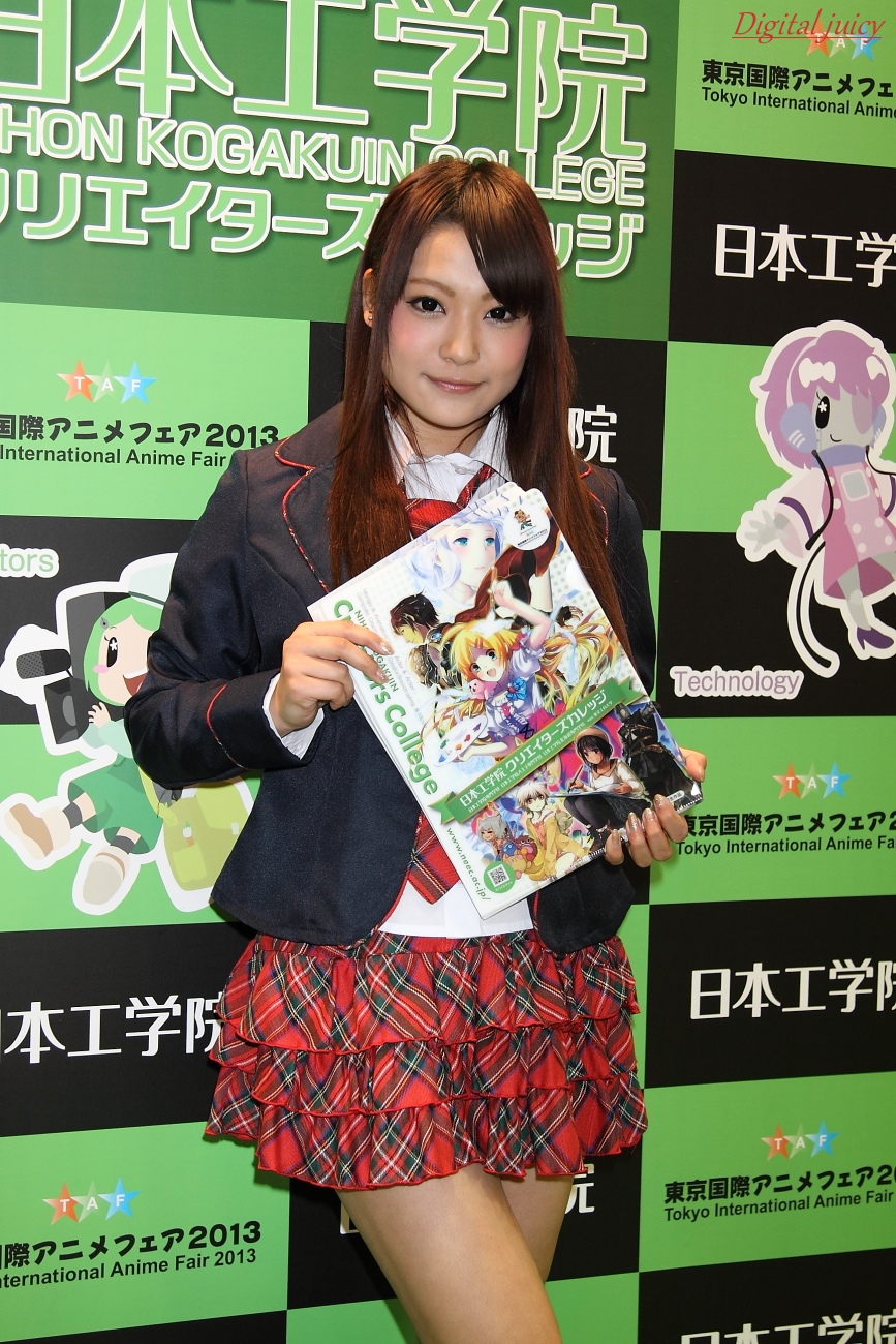 橋本あかり さん 日本工学院専門学校 ブース Digital Juicy