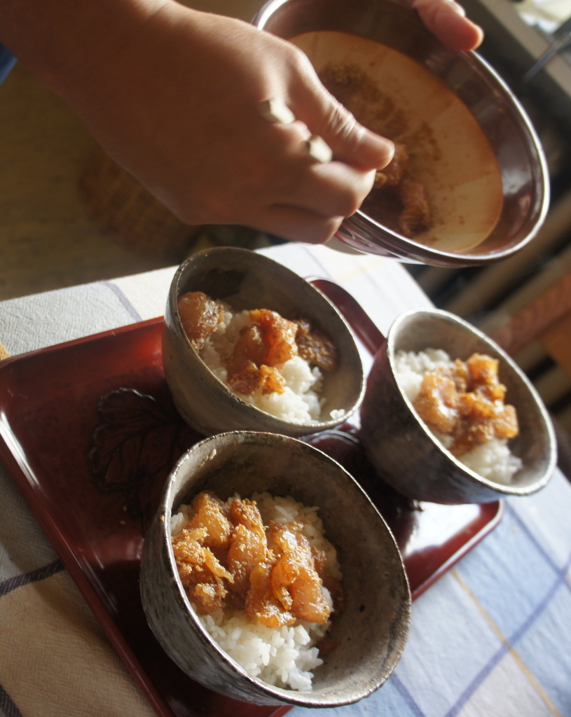 鉄火丼と鯛茶。_c0180686_221468.jpg